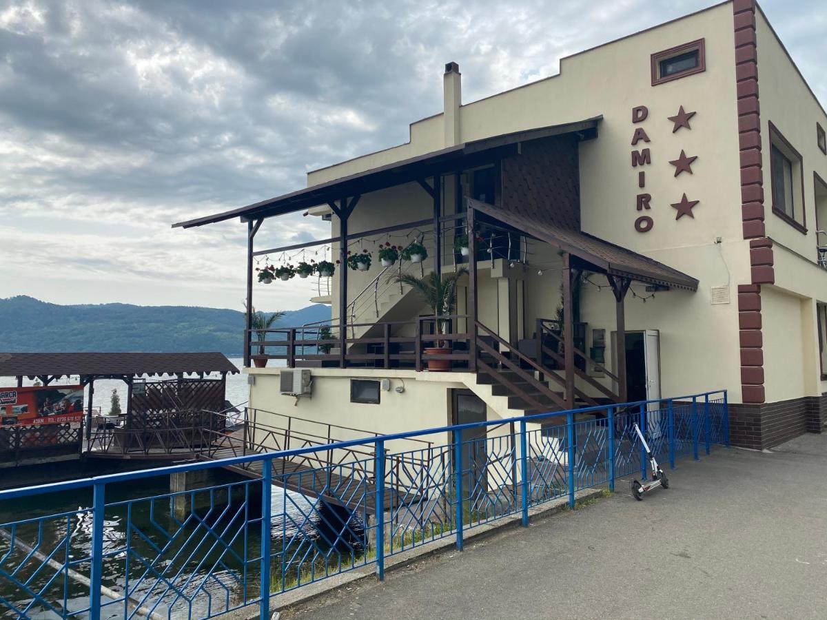 Pensiunea Damiro Orşova Buitenkant foto